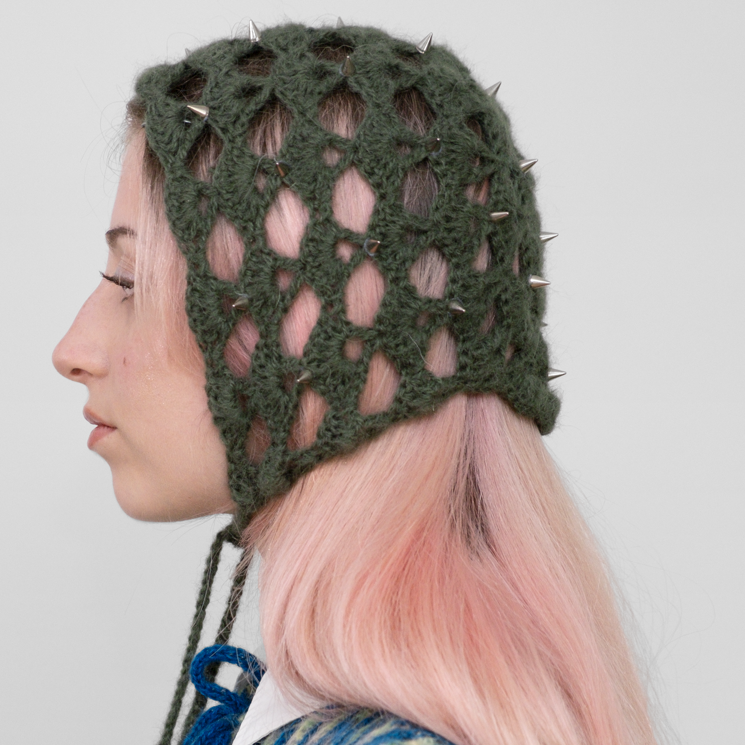 spike bonnet